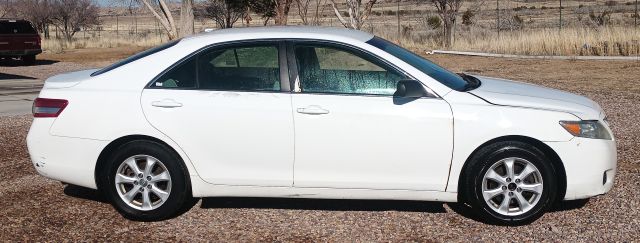 2011 CAMRY LE (21).jpg